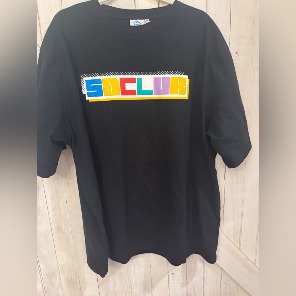SnowDay Club Black T-Shirt XXL – Worn Once, Excellent Condition